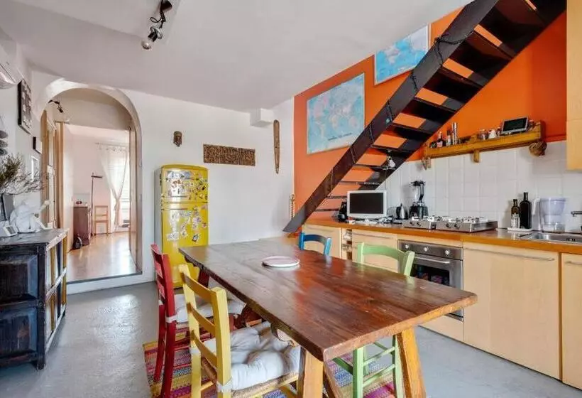 هاستل Easylife   Attico Duplex Chinatown