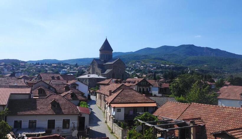 تختخواب و صبحانه Davit Batoni Guest House