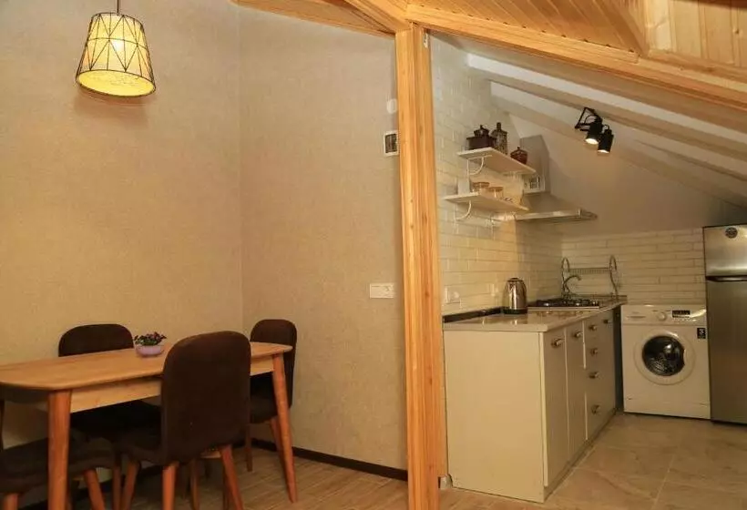 تختخواب و صبحانه Davit Batoni Guest House