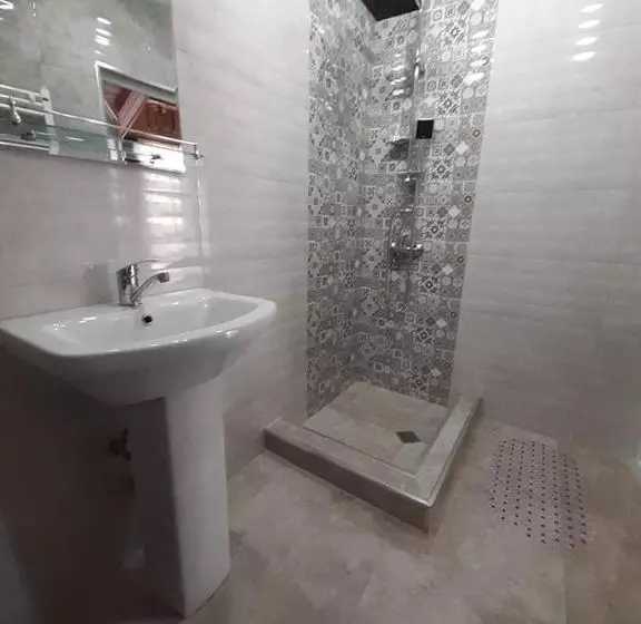 تختخواب و صبحانه Davit Batoni Guest House