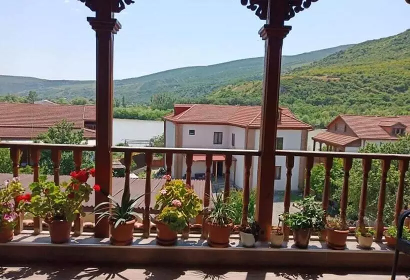 تختخواب و صبحانه Davit Batoni Guest House