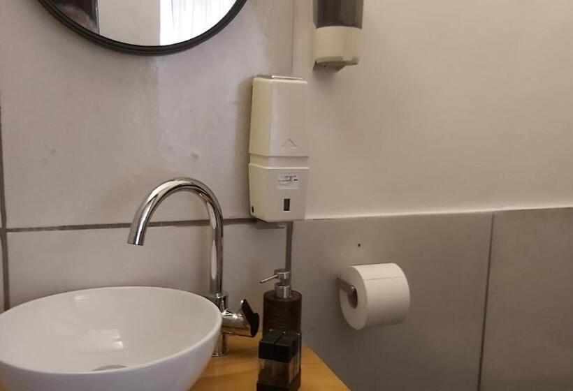 פנסיון Room In Villa   Dimora Aganoor Business Suite