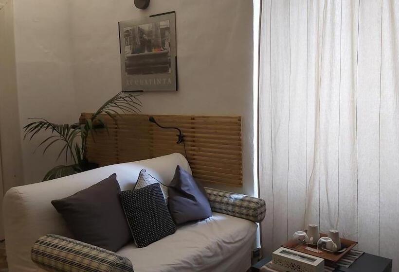 פנסיון Room In Villa   Dimora Aganoor Business Suite