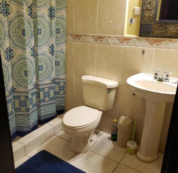 پانسیون Hostal Rudy S Beach