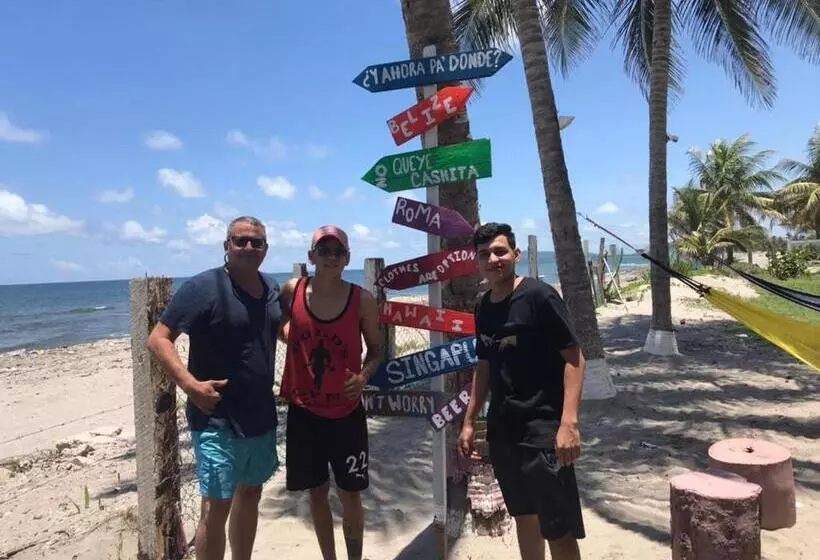 پانسیون Hostal Rudy S Beach