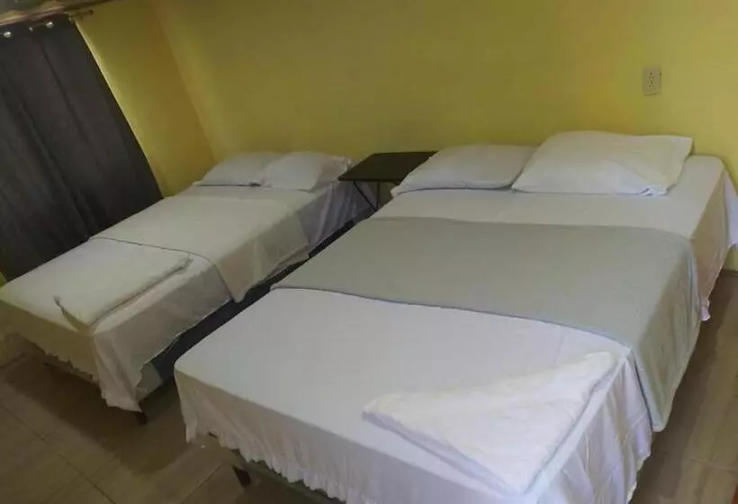 پانسیون Hostal Rudy S Beach