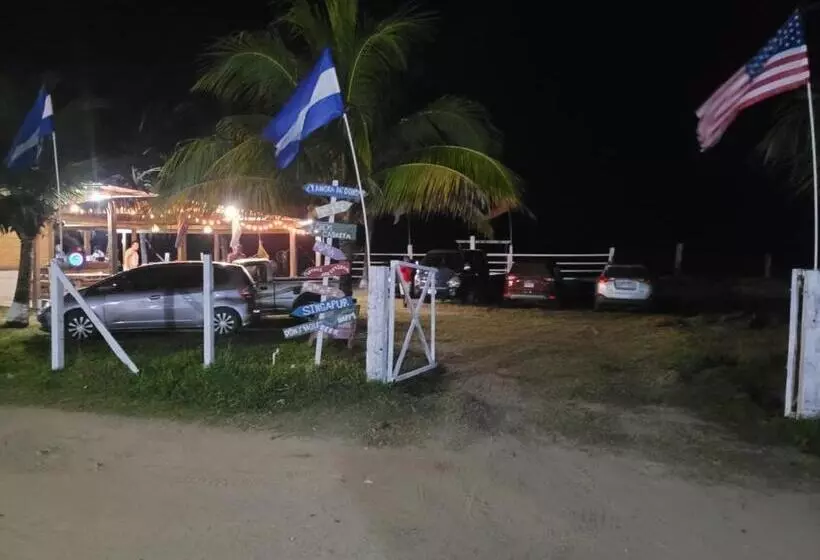 پانسیون Hostal Rudy S Beach