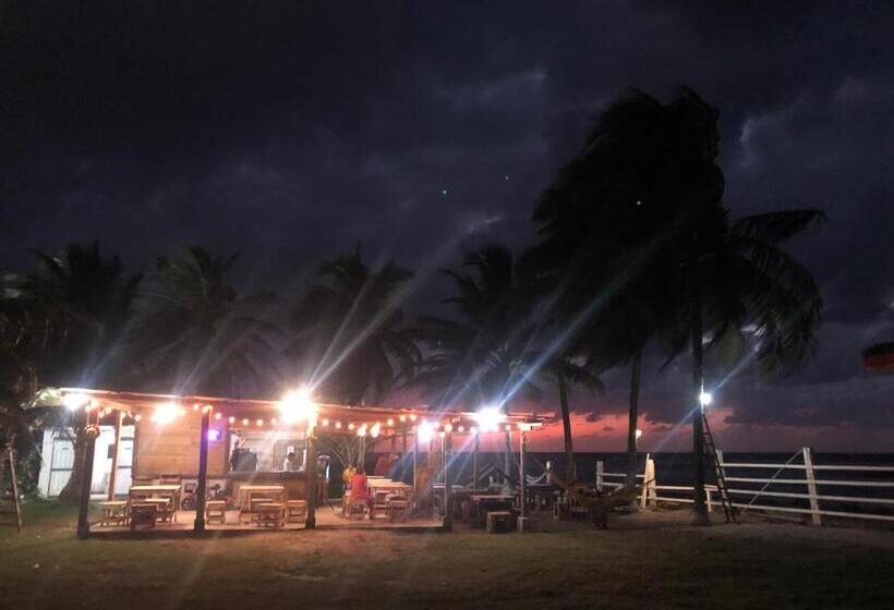 پانسیون Hostal Rudy S Beach