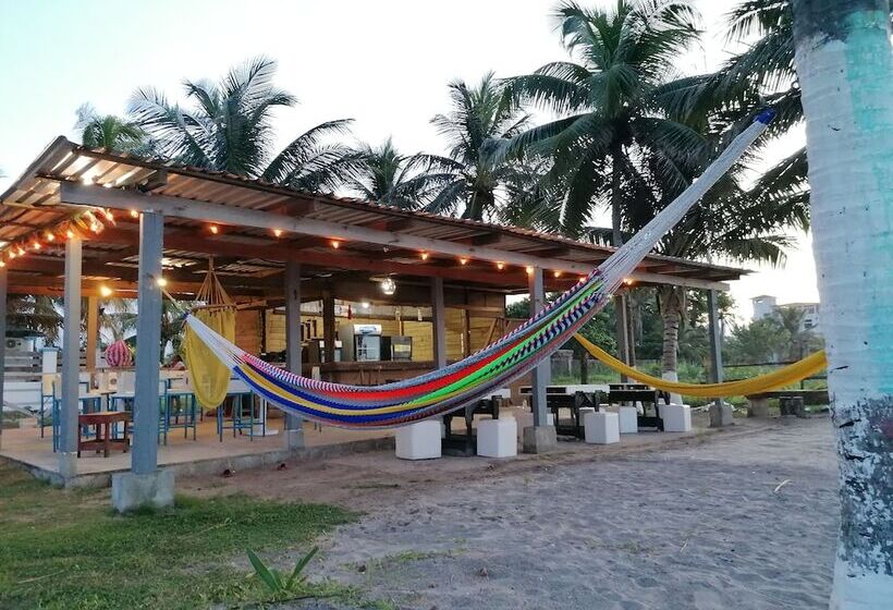 پانسیون Hostal Rudy S Beach