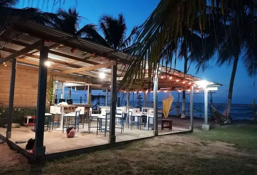 پانسیون Hostal Rudy S Beach