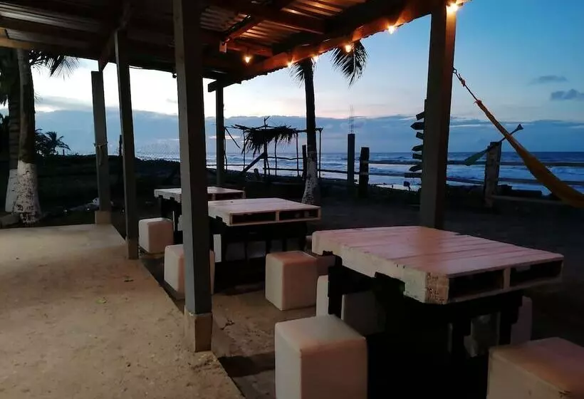 پانسیون Hostal Rudy S Beach
