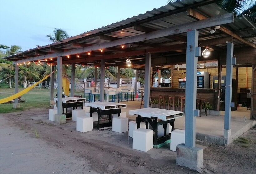 پانسیون Hostal Rudy S Beach