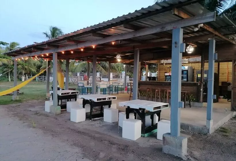 پانسیون Hostal Rudy S Beach