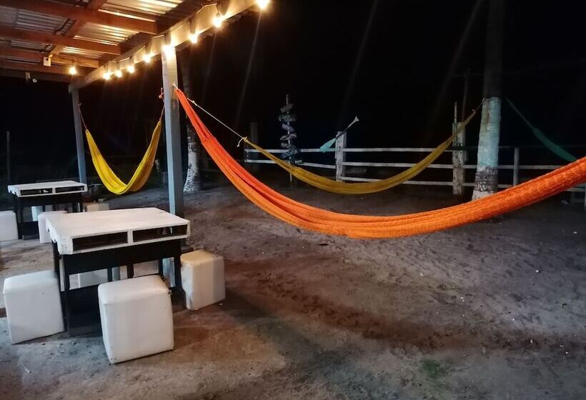 پانسیون Hostal Rudy S Beach