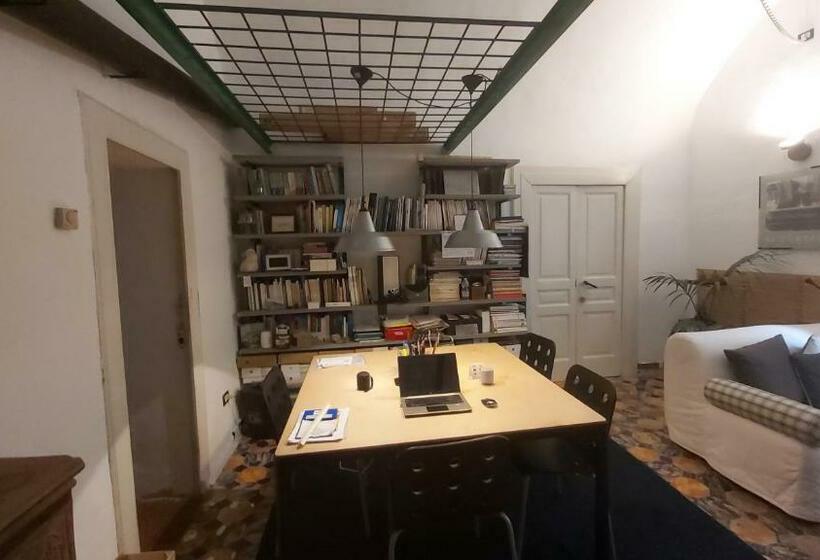 פנסיון Room In Villa   Dimora Aganoor Business Suite