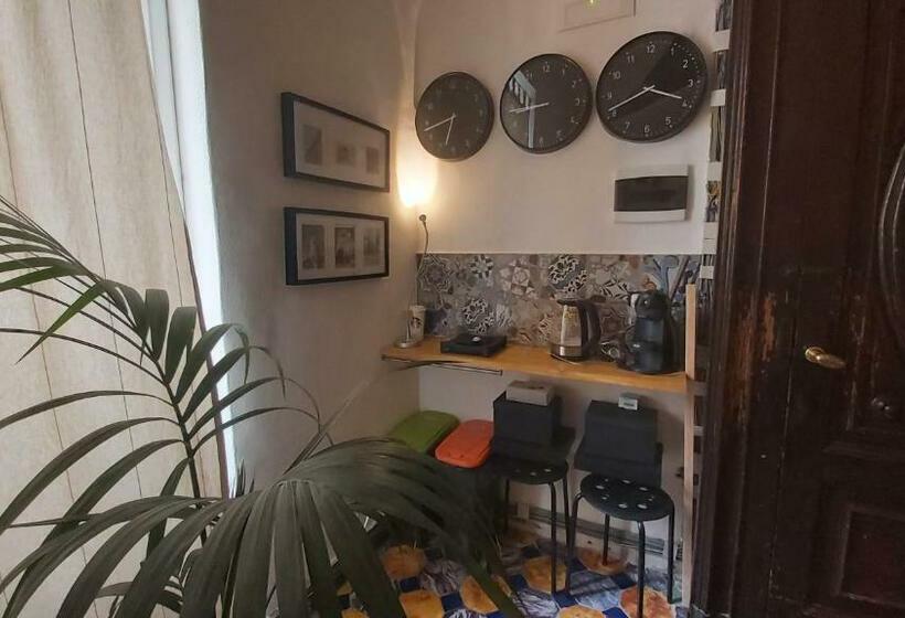 פנסיון Room In Villa   Dimora Aganoor Business Suite