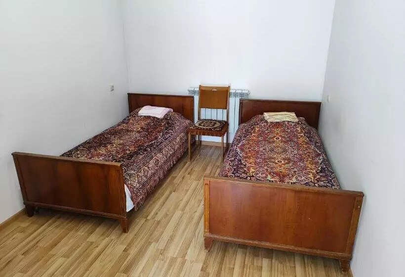 پانسیون Vanand Guest House