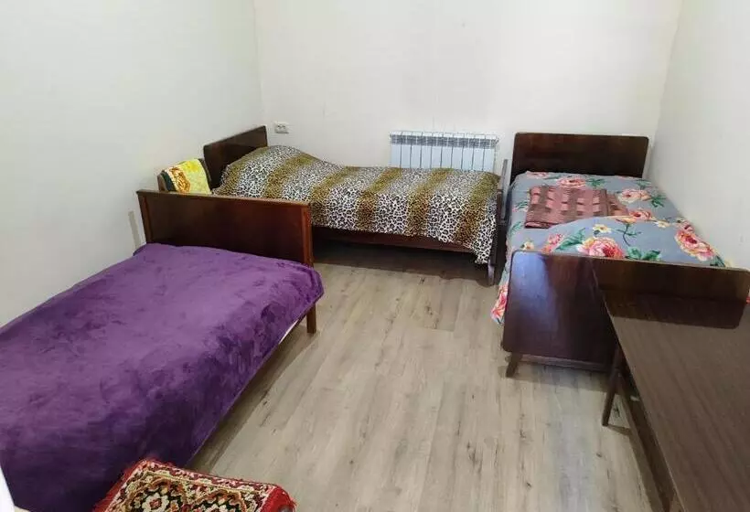 پانسیون Vanand Guest House
