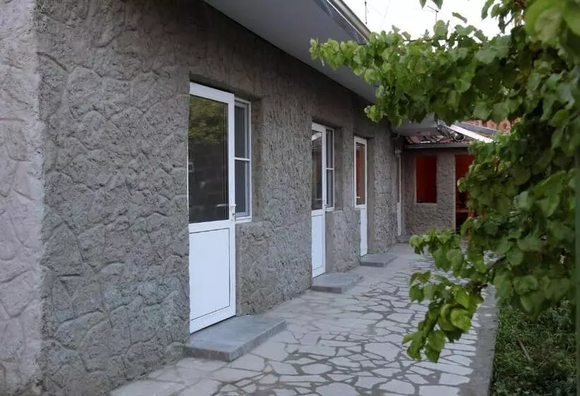 پانسیون Vanand Guest House