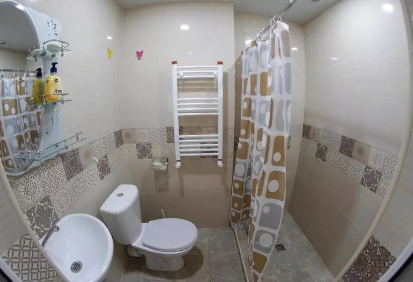 پانسیون Vanand Guest House