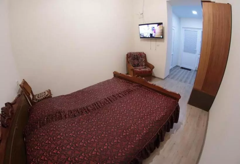 پانسیون Vanand Guest House