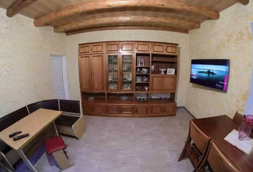پانسیون Vanand Guest House