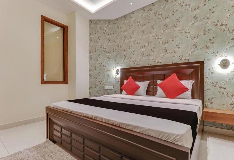 Capital O 80143 Hotel Foodiez