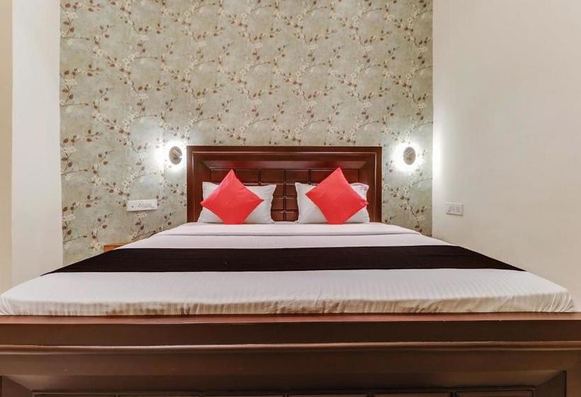 Capital O 80143 Hotel Foodiez