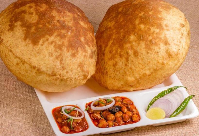 Capital O 80143 Hotel Foodiez