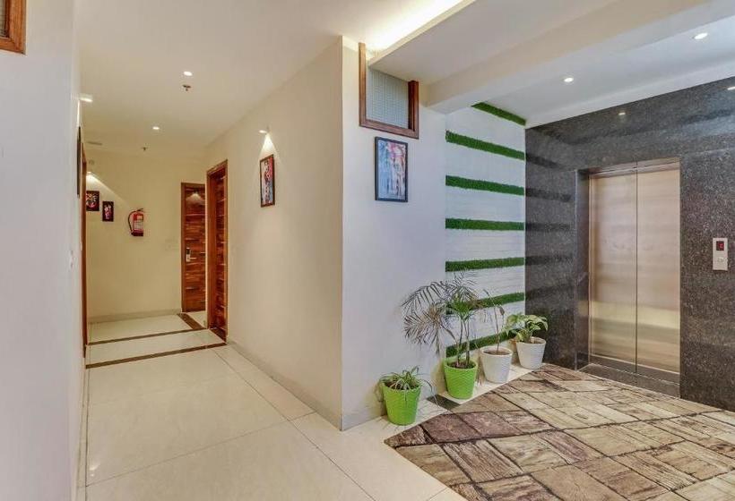 Capital O 80143 Hotel Foodiez