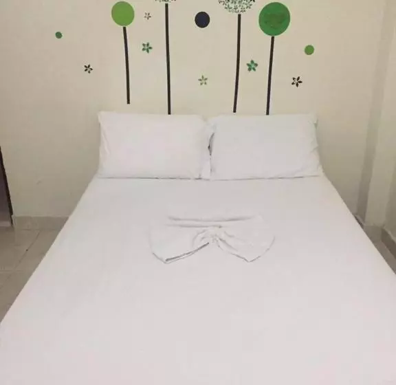 هتل Laurel Plaza 46