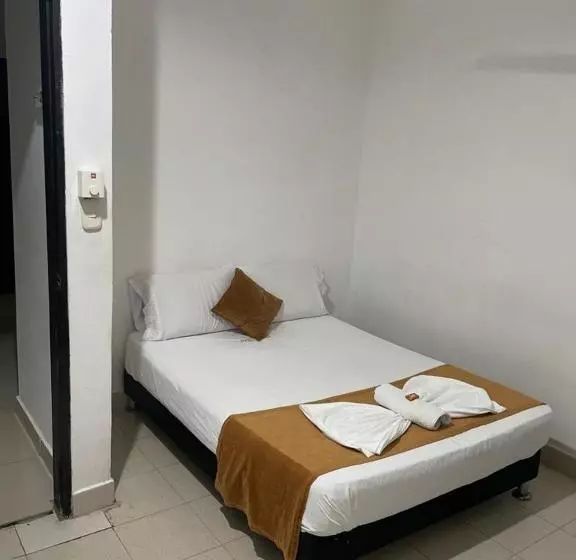 هتل Laurel Plaza 46