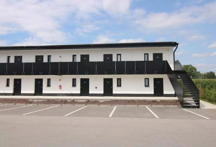 Kuf Hotel By Wmm Hotels