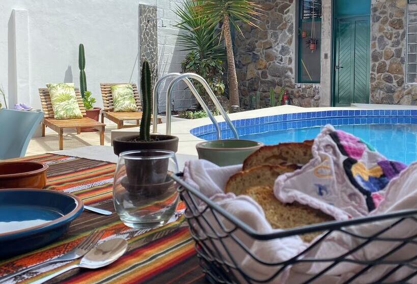 بنسيون Casa Pimampiro