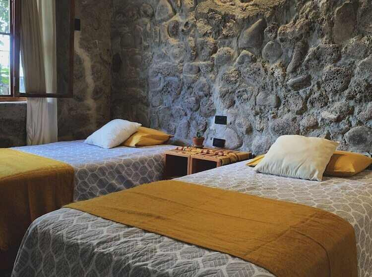 بنسيون Casa Pimampiro