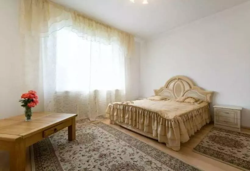 پانسیون Guest House On Maksimova 9