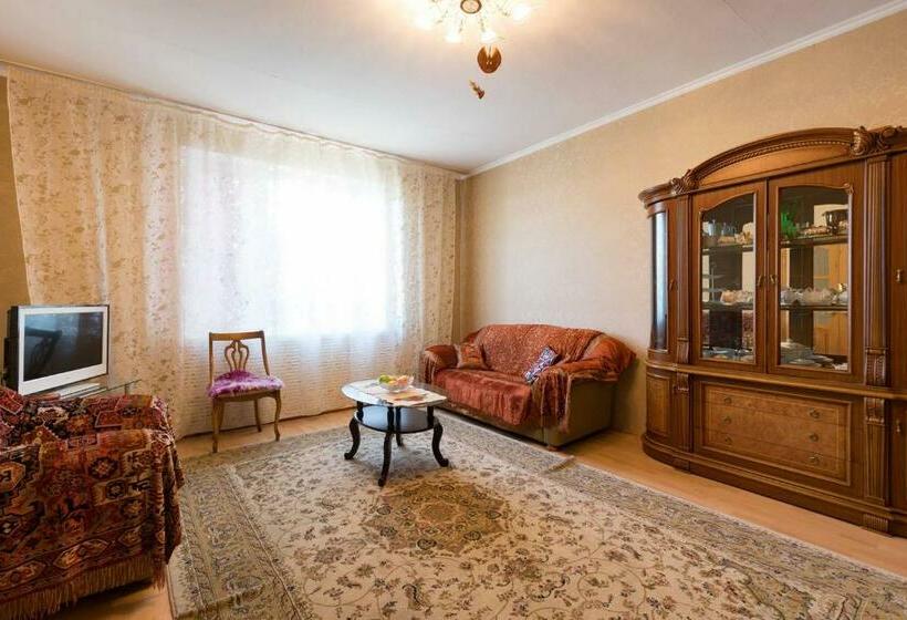 پانسیون Guest House On Maksimova 9