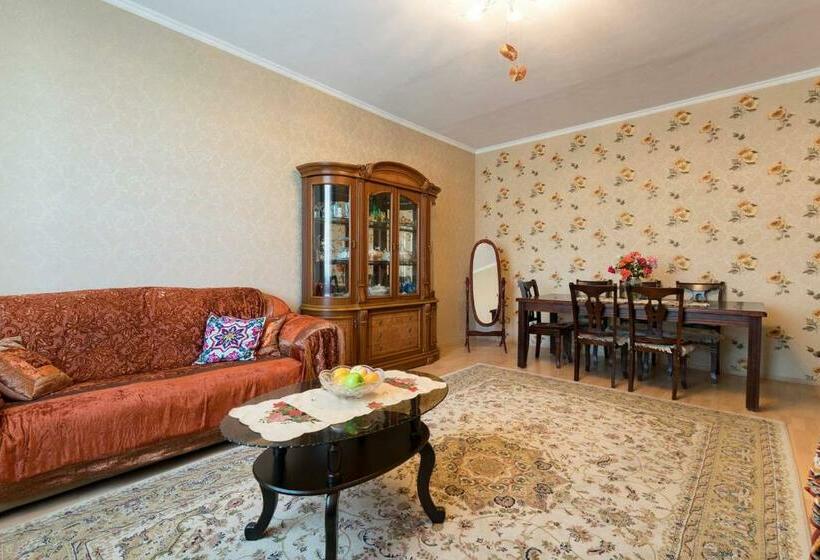 پانسیون Guest House On Maksimova 9