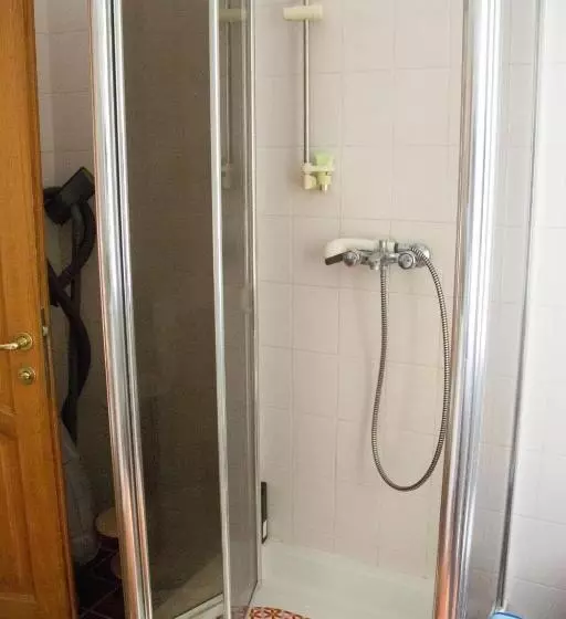 پانسیون Guest House On Maksimova 9