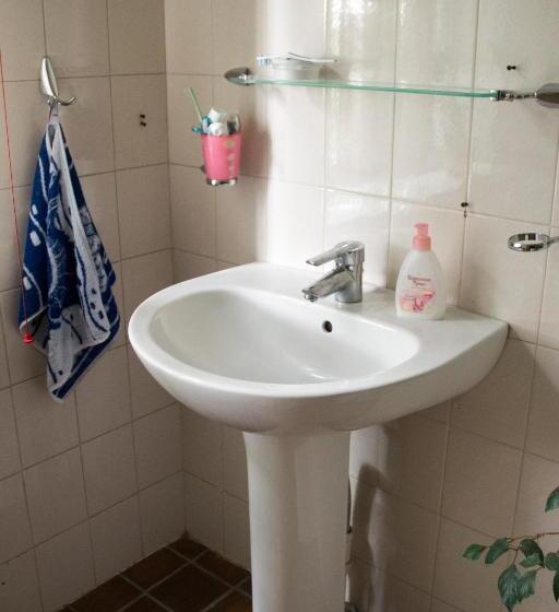 پانسیون Guest House On Maksimova 9