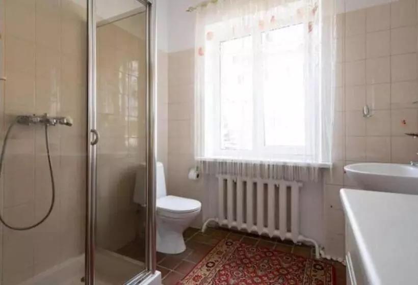 پانسیون Guest House On Maksimova 9