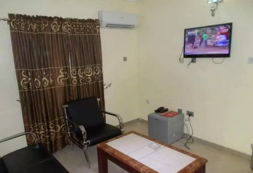 پانسیون Room In Lodge   Dublina Hotels And Suites