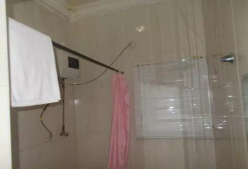 پانسیون Room In Lodge   Dublina Hotels And Suites