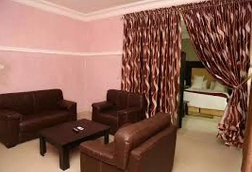 پانسیون Room In Lodge   Hampton Towers Spa