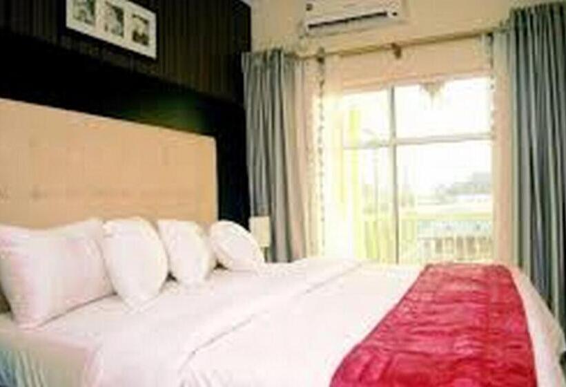 پانسیون Room In Lodge Hampton Towers Spa