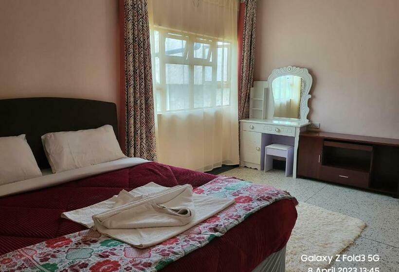 استراحتگاه Le Tai Farm House Near Solio Game Reserve