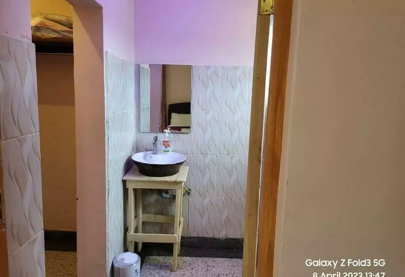 استراحتگاه Le Tai Farm House Near Solio Game Reserve