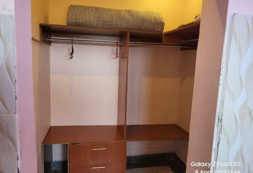 استراحتگاه Le Tai Farm House Near Solio Game Reserve