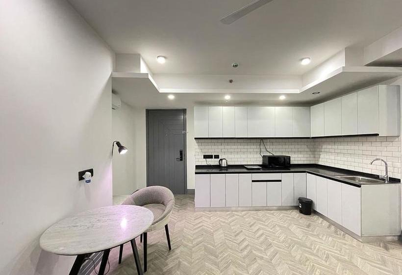 Bedchambers Serviced Apartments, Mg Road