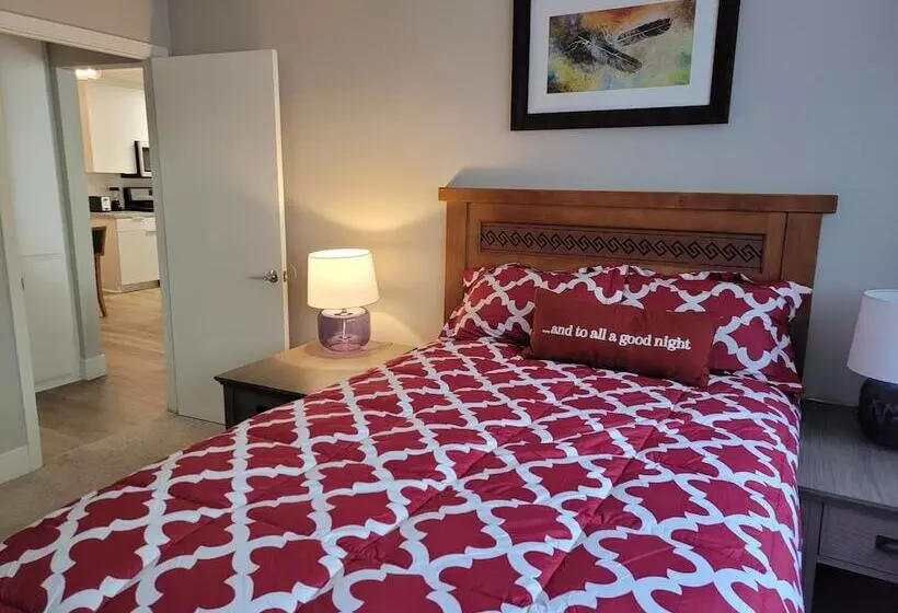 Stayspro   Hollywood Homes Minutes To Everything Spacious And Free Parking